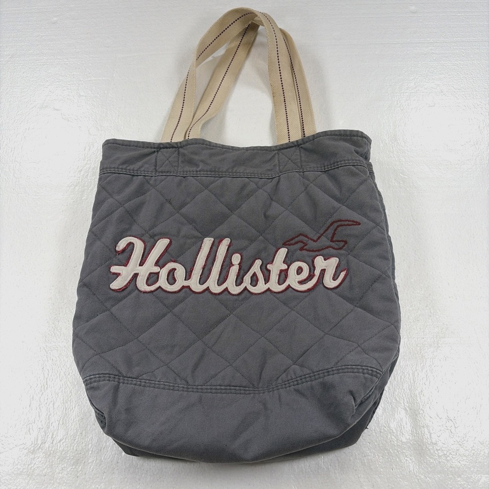 Hollister Y2K Gray& Cream Large Embroidered Quilted Logo Shoulder Tote Bag